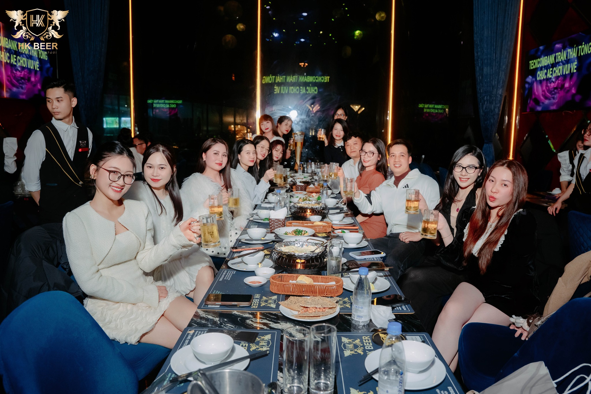 Đặt bàn trước - Nhận ưu đãi hấp dẫn tại HK Beer Duy Tân